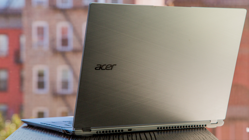 Illustration for article titled Acer Aspire S7 Review: This Is How Windows 8 Should Feel (Almost)